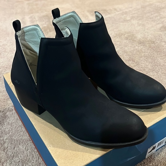 JBU by Jambu Women’s Parker Black Suede Ankle Booties - Picture 1 of 5